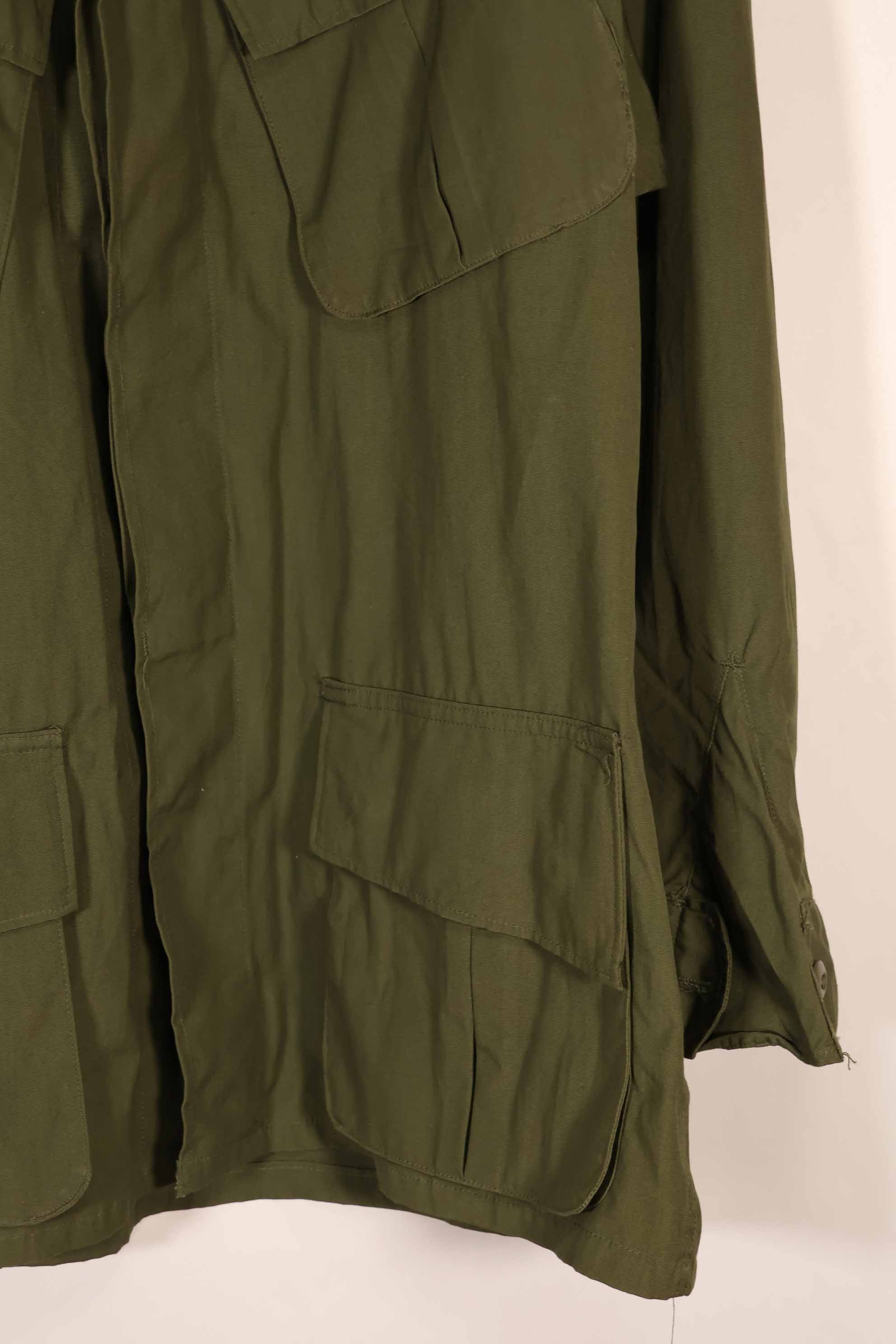 Real 1966-1967 3rd Model Jungle Fatigue Jacket M-R with USAF insignia B