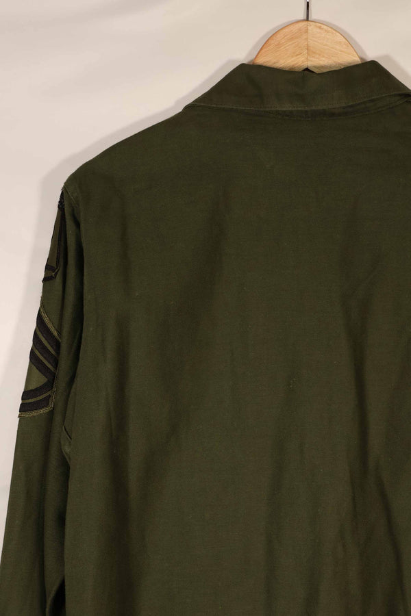 Real 1970 OG-107 utility shirt with Army Airborne insignia, used.