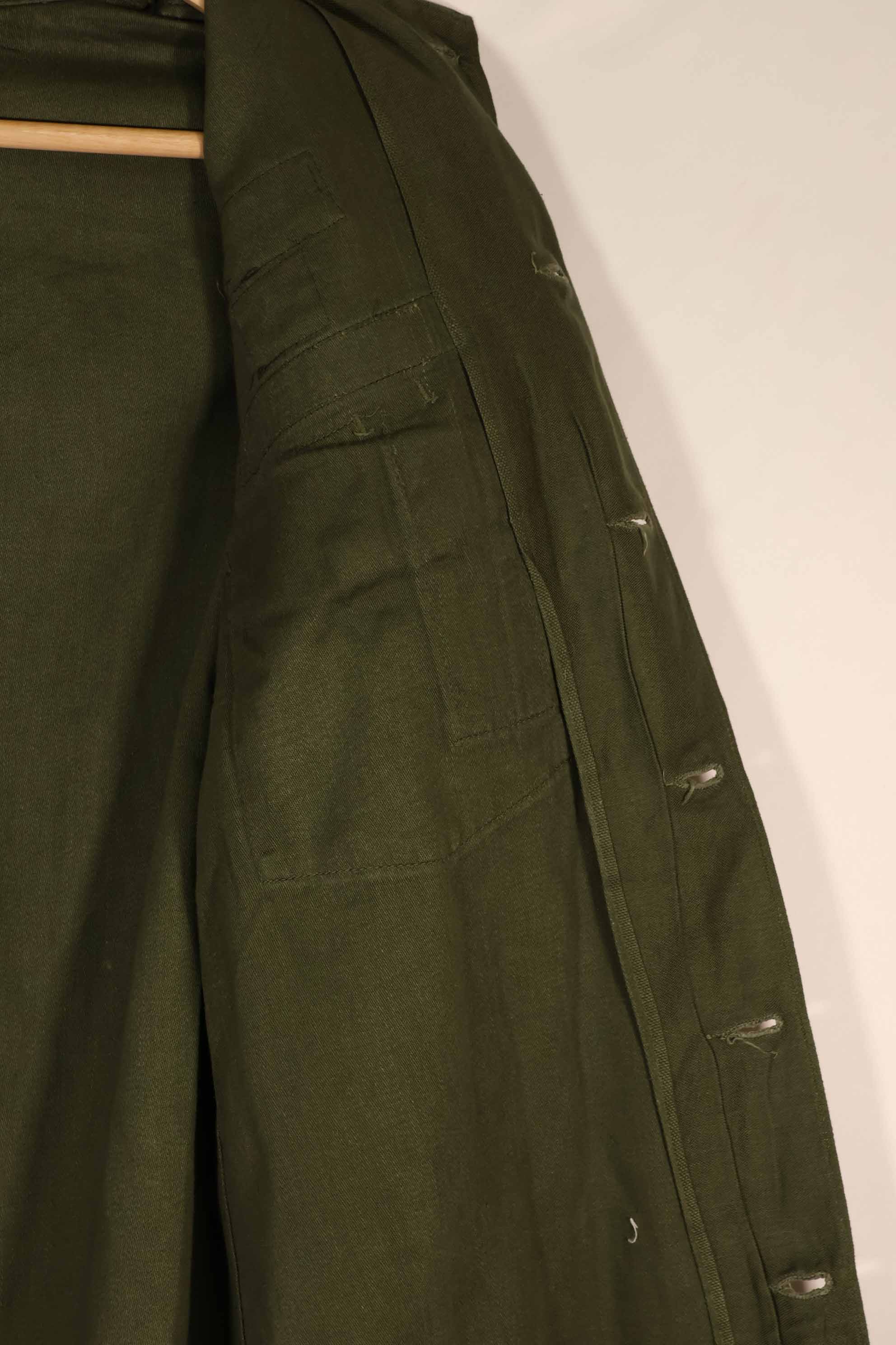 Real 1970 OG-107 utility shirt with Army Airborne insignia, used.