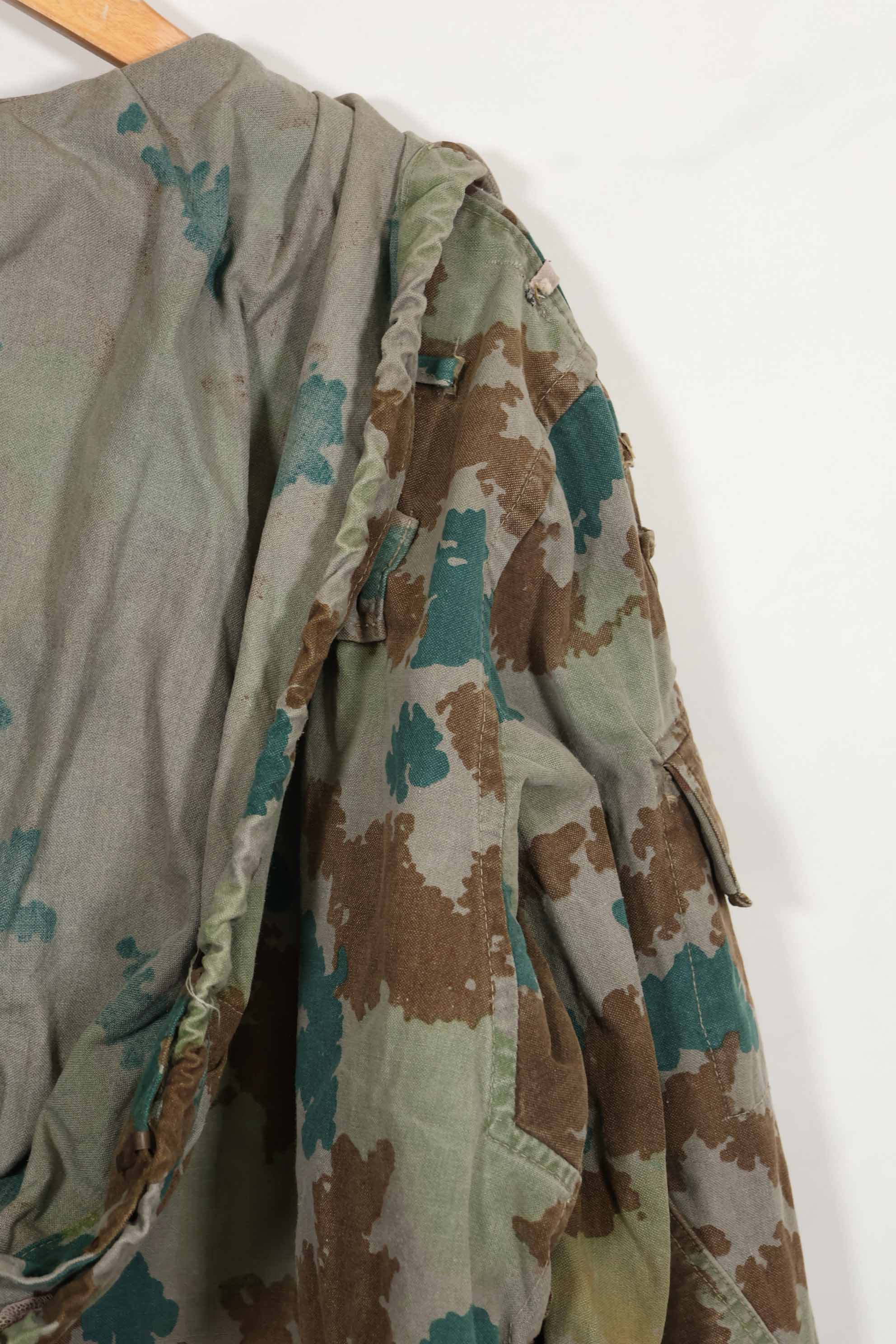 1960 East German Army NVA M58 Flächentarn sniper smock in blumentern camouflage, used.