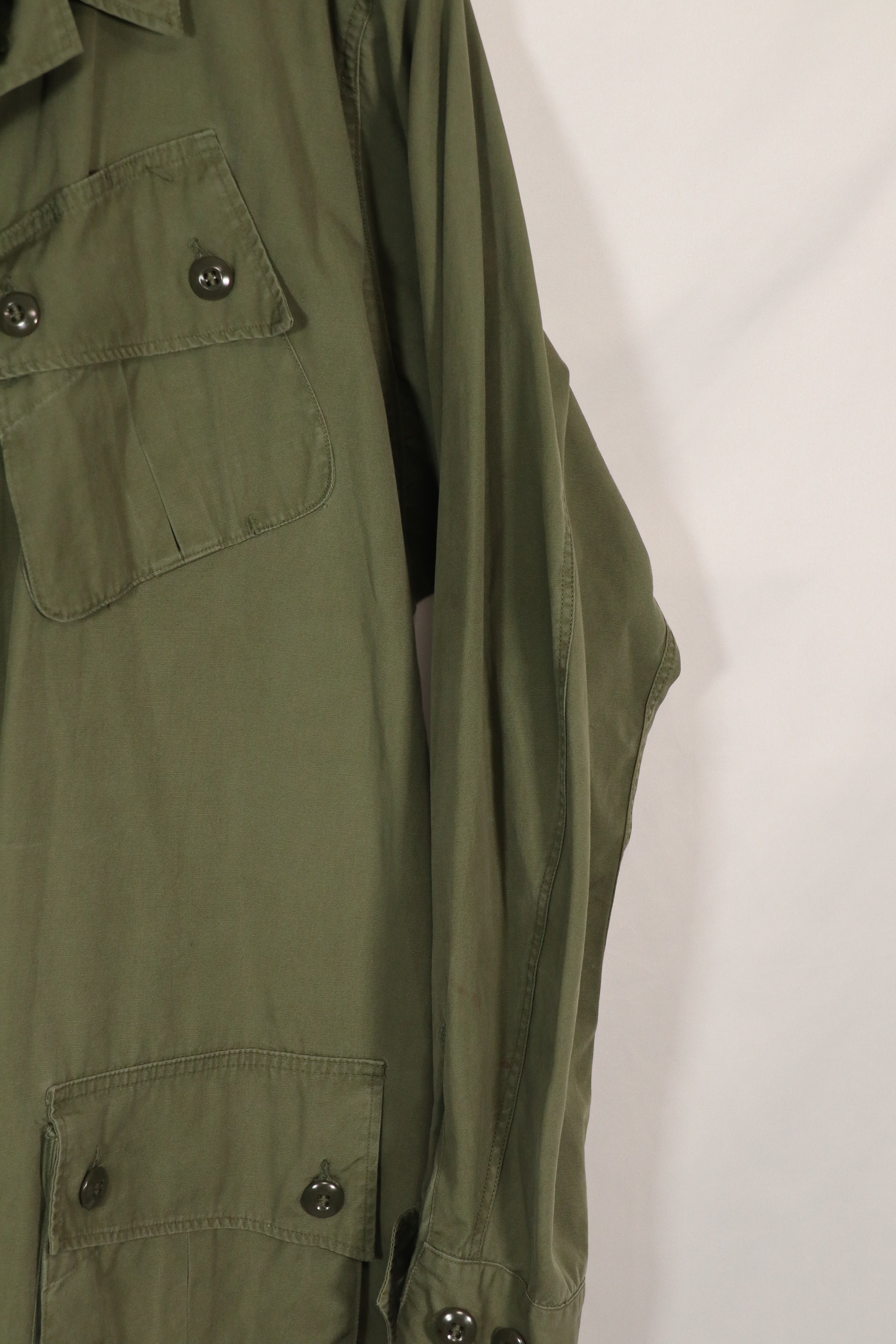 Real 1st Model Jungle Fatigue Jacket, repaired, Big size, used.