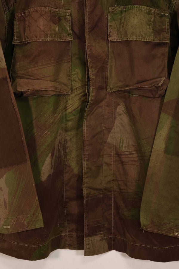 Real 1961 ARVN Windproof camouflage shirt, light fabric, missing buttons, rare.