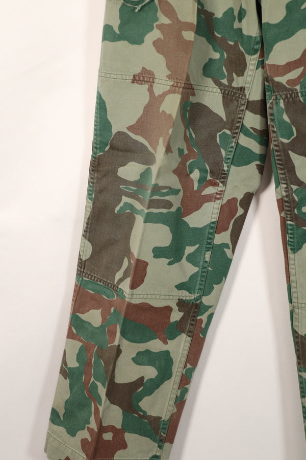 Real Japan Ground Self-Defense Force 1980's Kumazasa camouflage pants, used, scratches.