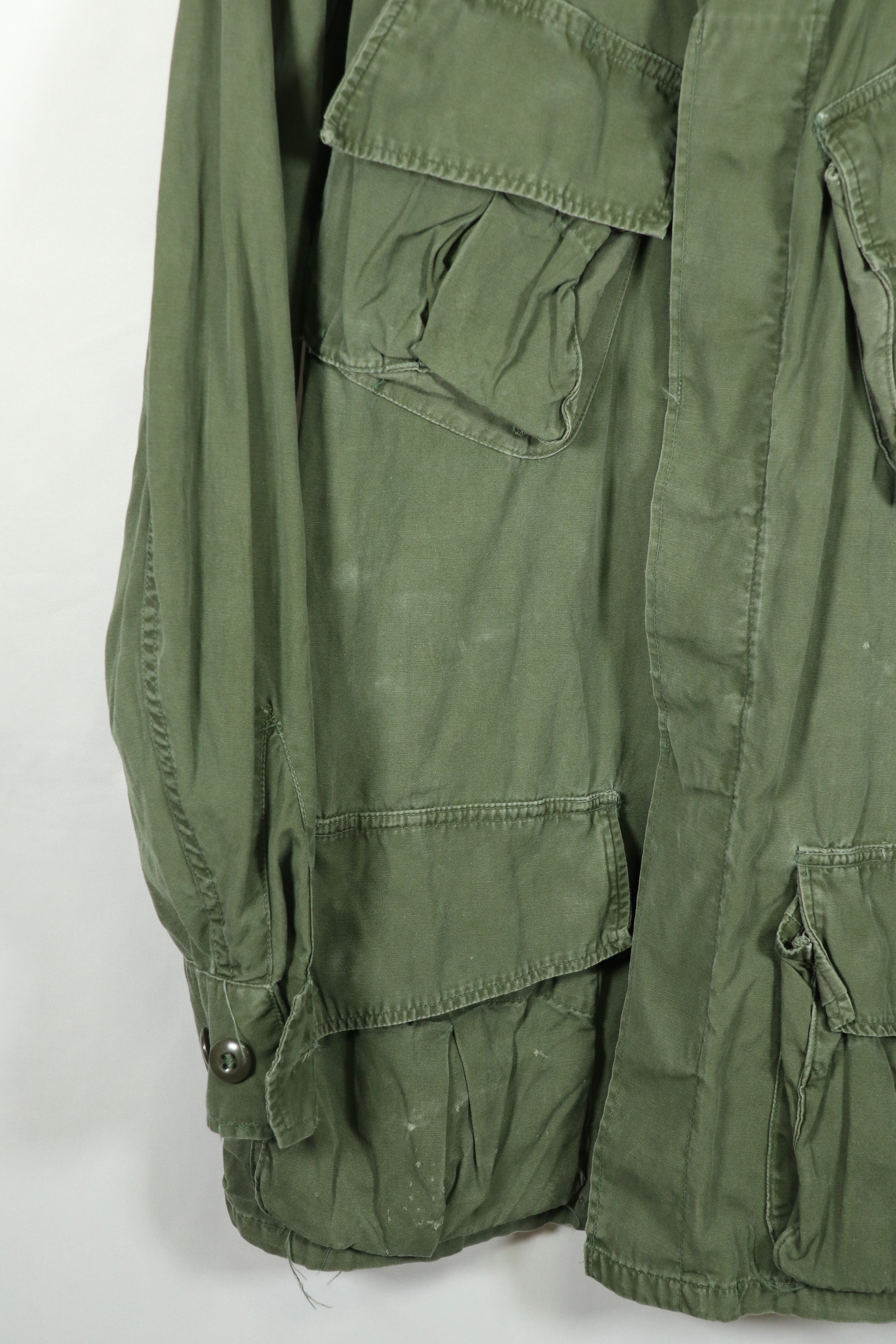 Real 2nd Model Jungle Fatigue Jacket REGULAR -SMALL Stains and scratches, used.