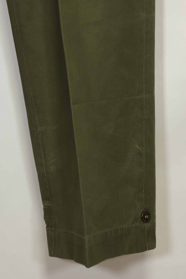 1940s-50s US Army M45 cotton field pants with modified cargo pockets, airborne use, used, B