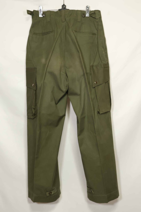 1940s-50s US Army M45 cotton field pants with modified cargo pockets, airborne use, used, B