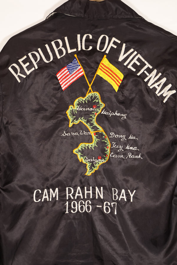 Real Vietnam War Tour Jacket CAM RAHN BAY 1966-67 with damaged zipper