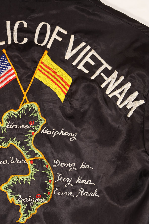 Real Vietnam War Tour Jacket CAM RAHN BAY 1966-67 with damaged zipper