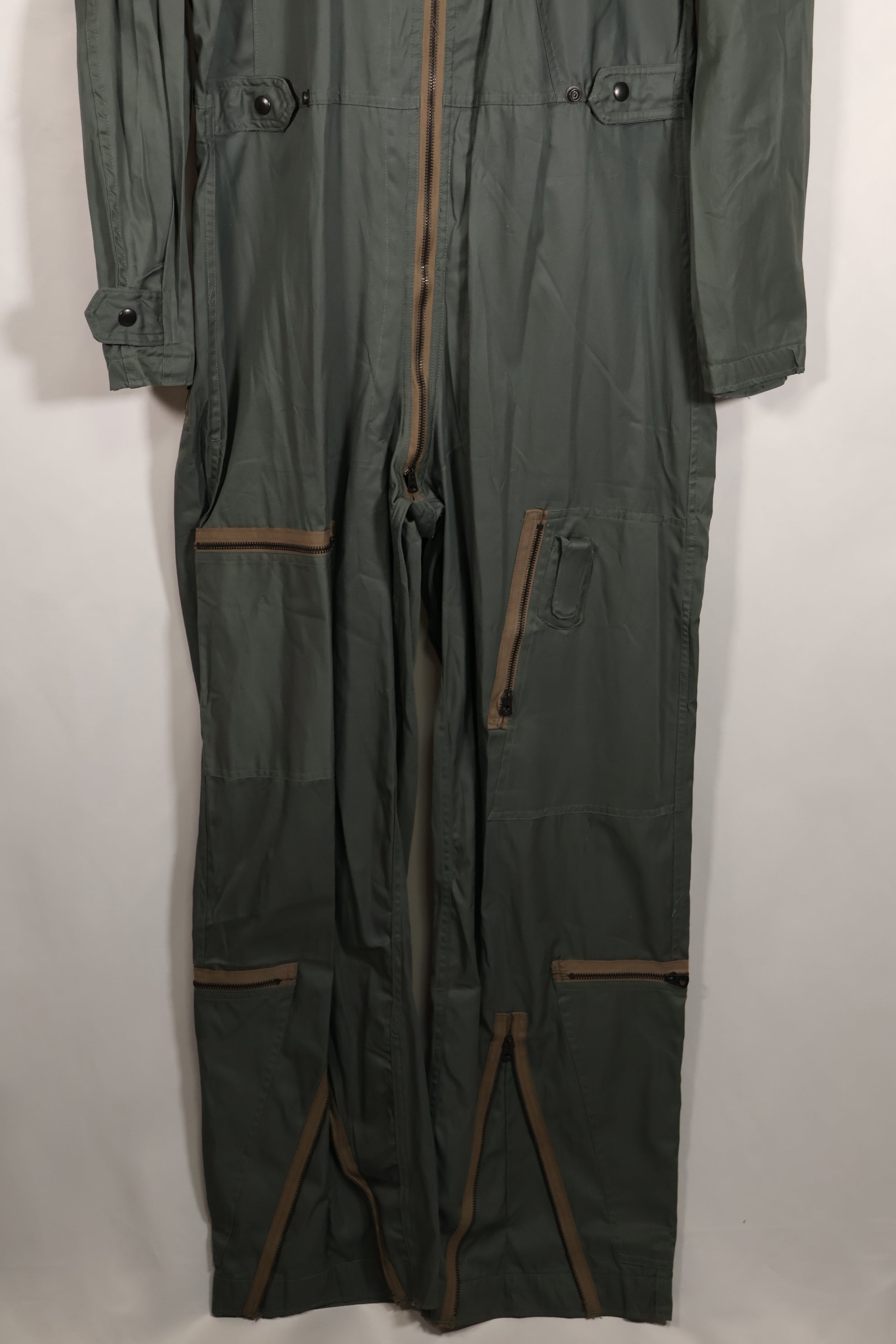 Real 1950s USAF flight suit K2-B, unused, with tags.