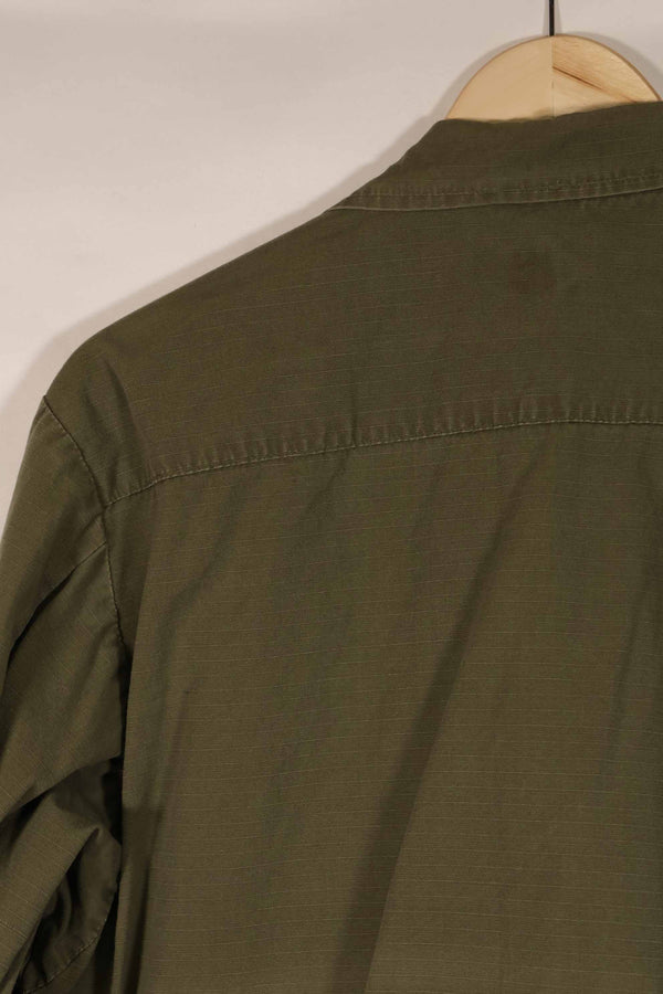 Real 1970 4th Model Jungle Fatigue Jacket M-R Sleeve stains, used.