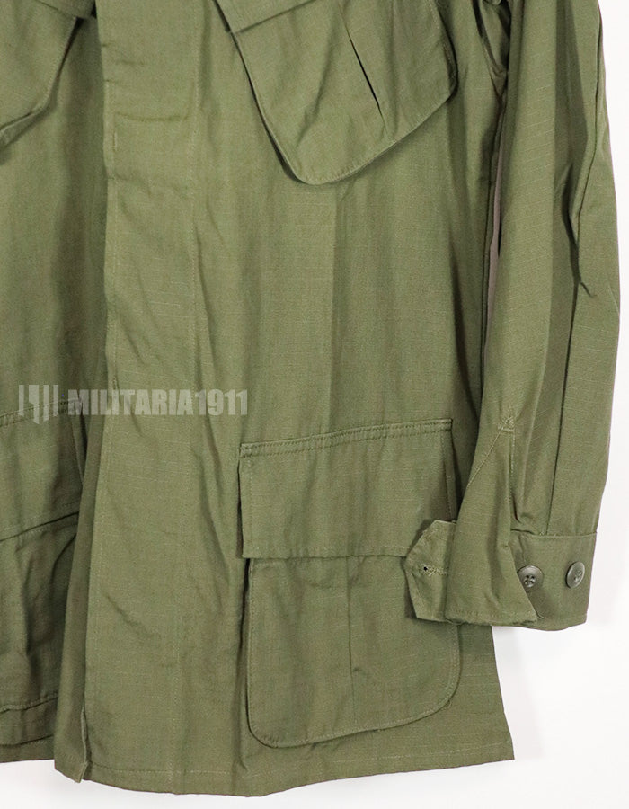 Real 1968 4th Model Jungle Fatigue Jacket M-R USAF Almost unused