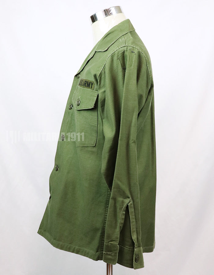 Original utility shirt OG-107, made in early 1970s, wartime lot, US Army, with tape.